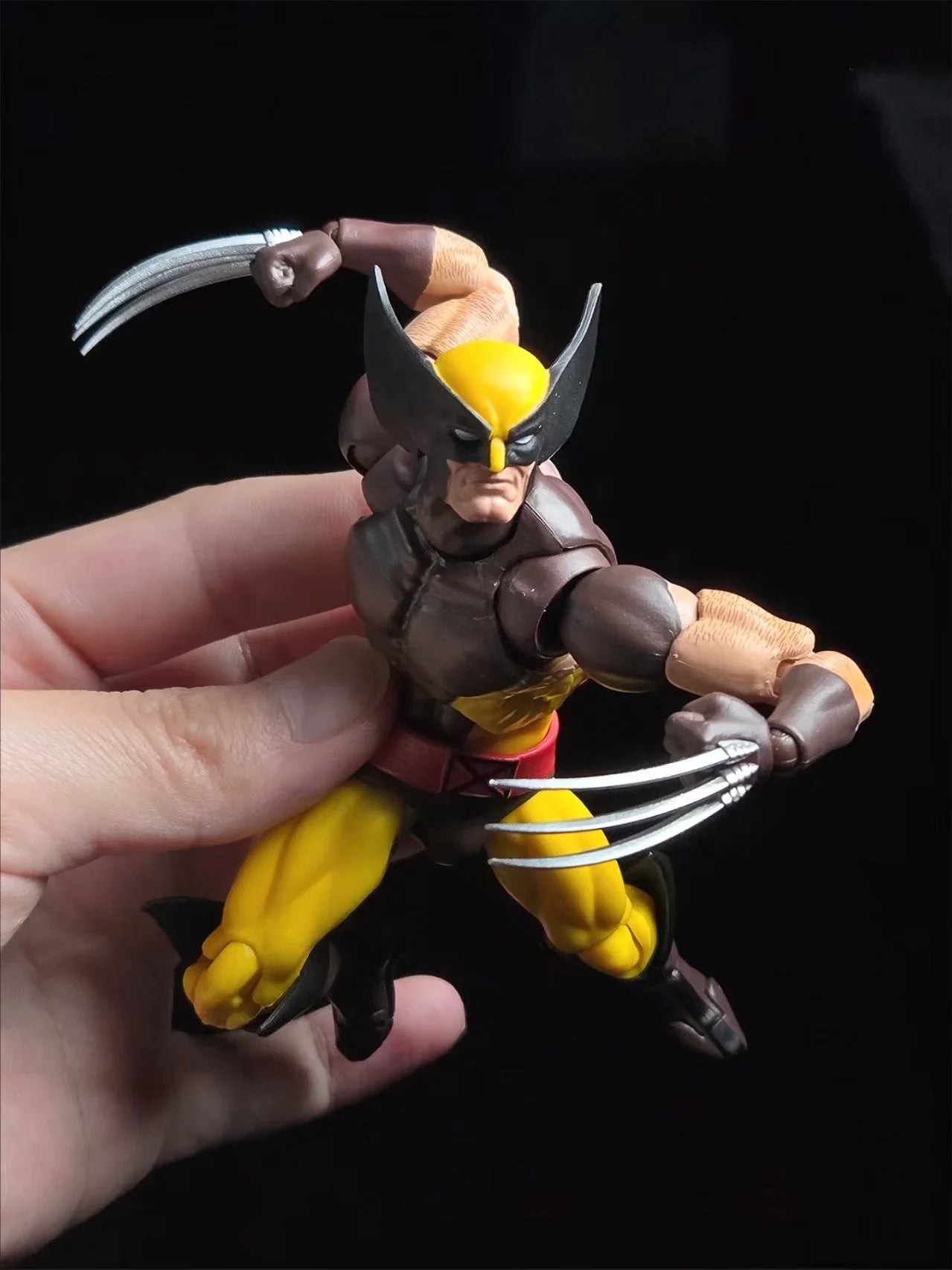 Action Figure | Mafex Wolverine